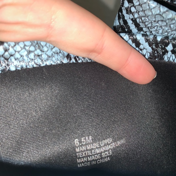 NWT Gianni Bini Alyiraa Blue Snakeskin Print boots - Picture 6 of 7